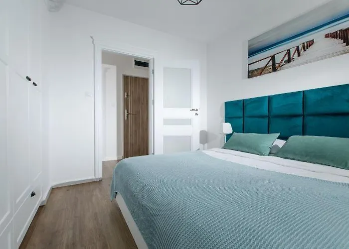 Klifowa 36 レバル